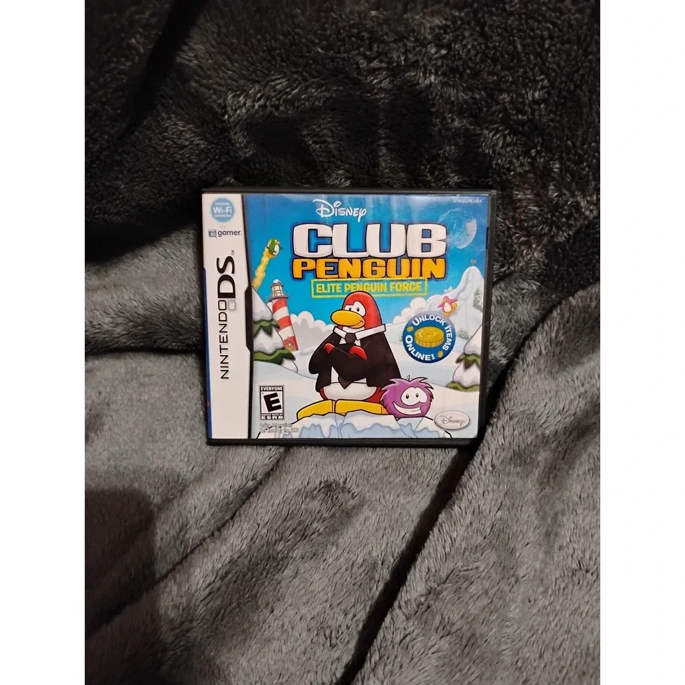 Nintendo DS Club Penguin‎